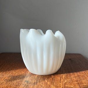 beautiful milk glass bowl / vase